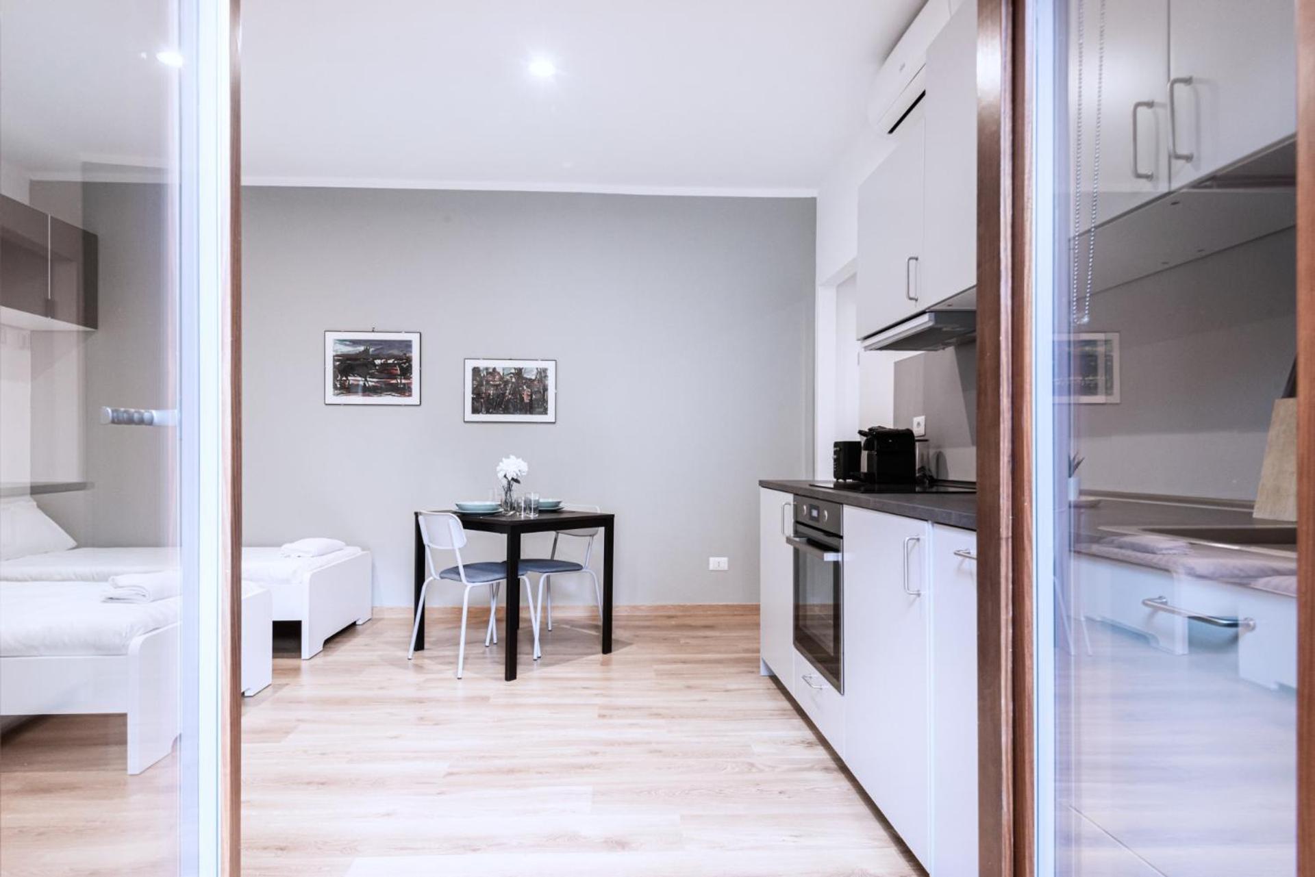 Easylife - Studio Con Balcone In Risorgimento Lägenhet Milano Exteriör bild